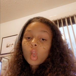 Meet your Posher, Mya